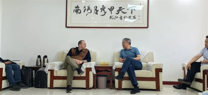 李笑非会见法国玫昂国际月季公司董事长马提亚斯·玫昂 李笑非会见法国玫昂国际月季公司董事长马提亚斯·玫昂